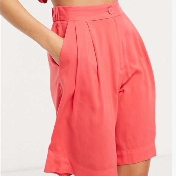 ASOS Two Piece Shorts & crop top set - Picture 4 of 9